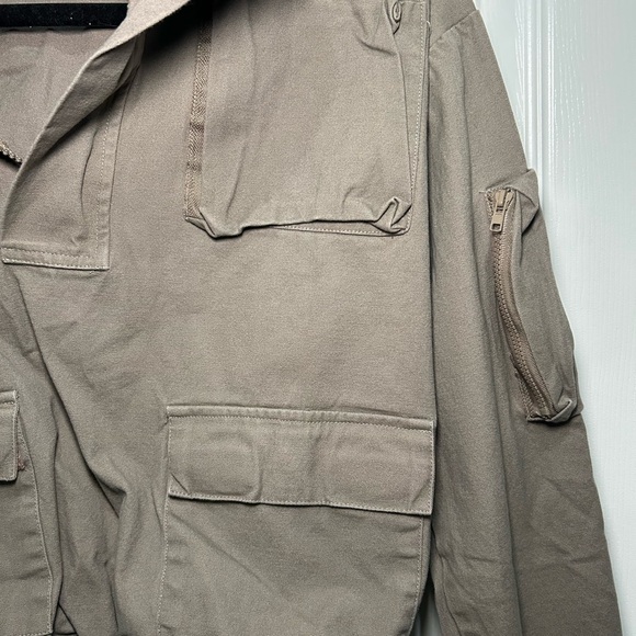 PrettyLittleThing Cropped Jacket - Picture 4 of 8